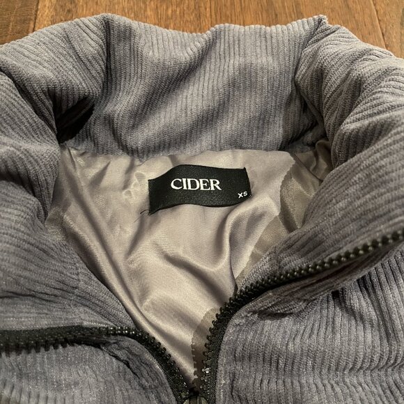 CIDER Cropped Corduroy Puffer Jacker - Picture 3 of 6